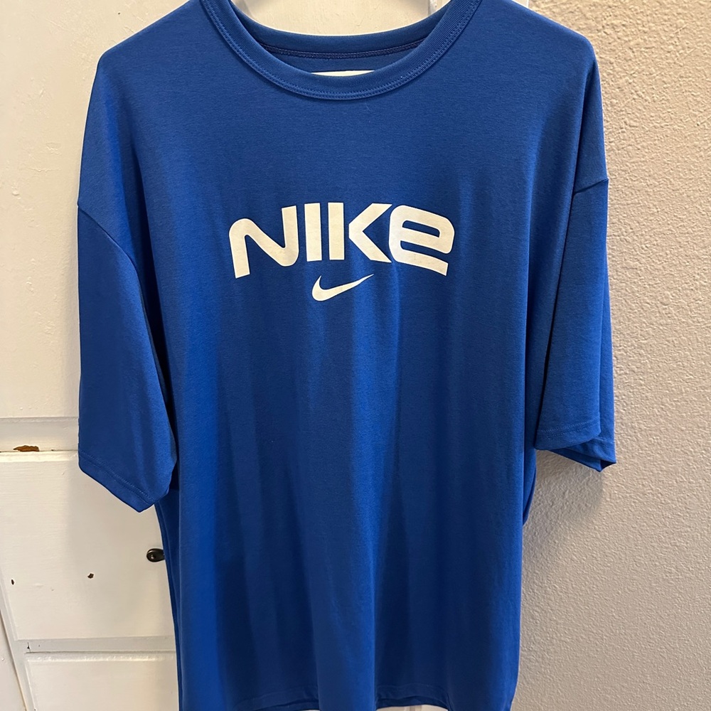 Men’s size XL Nike dry fit shirt